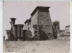 Totentempel des Ramses III. in Medinet Habu, Luxor (Theben-West) Amun-Tempel (Kleiner Tempel): Ansicht, Pylon von der Seite