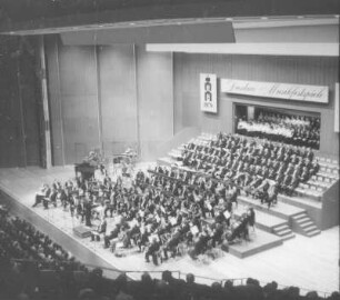 Konzertante Aufführung des "Parsifal" von Richard Wagner mit Solisten, Dresdner Philharmonie und Philharmonischem Chor Dresden unter Leitung von Herbert Kegel im Rahmen der Dresdner Musikfestspiele. Kulturpalast Dresden, 19.05.1979
