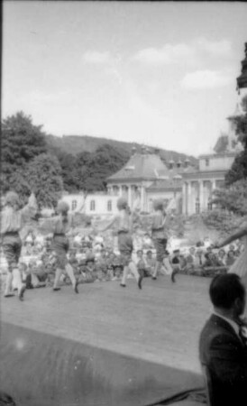 Ballett-Serenade der Dresdner Staatsoper im Schloßhof vor dem Bergpalais von Schloß Pillnitz, Juli 1951