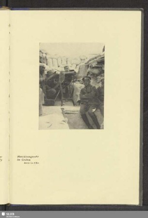 Maschinengewehr im Graben