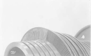 Rotor einer Dampfturbine, Einsetzen der Schaufelung (Maffei-Schwartzkopff-Werke GmbH) : Technikgeschichte | Maschinenbau | Kraftmaschinen | Dampfturbinen