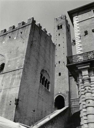 Palazzo Podesta auf der Piazza Cavour