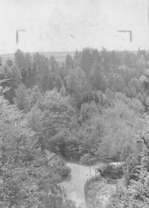Höckendorf-Edle Krone. Gasthof Edle Krone. Ansicht mit Straßenbrücke über die Weißeritz