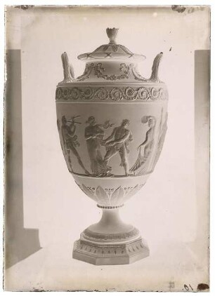 Deckelvase mit Szenen aus dem Leben des Bacchus