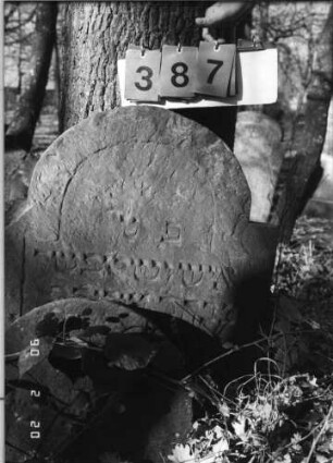 Grabstein 387