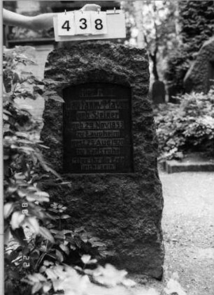 Grabstein 438