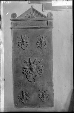 Handschuhsheim Sankt Vitus Kirche Grabplatte der Margaretha von Kneblin geborene von Helmstatt (gestorben 1582)