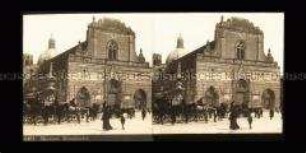 Belebter Platz mit Kathedrale Maria Santissima Assunta, Messina