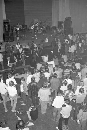 Pädagogische Hochschule Karlsruhe. Party des Allgemeinen Studentenausschusses AStA in der Aula