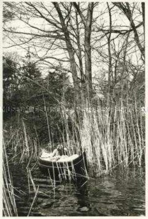 Frühling am Wannsee - Frau im Kanu