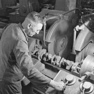 Produktionsanlage für Kurbelwellen bei Borgward