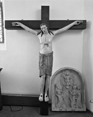 Kruzifix mit Sepulcrum