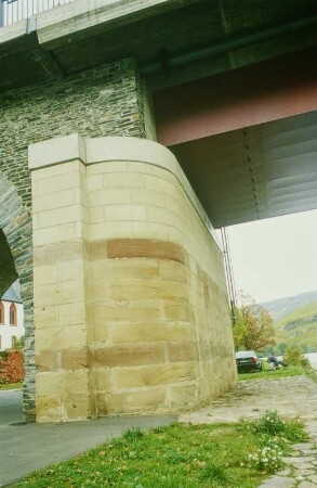 Moselbrücke Bernkastel