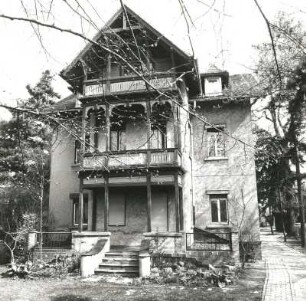 Markkleeberg, Hauptstraße 97. Villa (um 1910). Gartenansicht mit Veranden