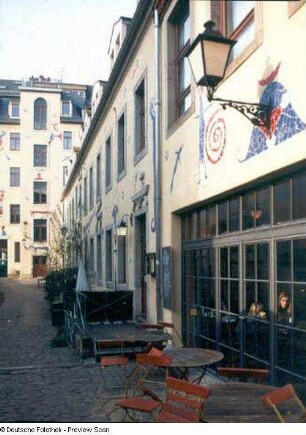 Hof der Fabelwesen : KunsthofPassage. Hof der Fabelwesen mit Restaurant El Perro Borracho