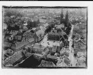 Goslar, Markt mit Rathaus, Kirche