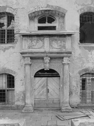 Neues Schloß, Hauptbau