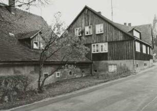 Wohnhaus : Wohnstallhaus (Stallteil) und Wohnhaus (bez. 1812)