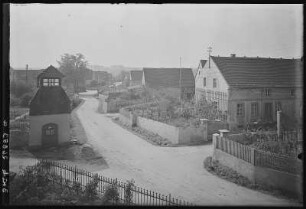 Ockrilla. Schule und Dorfstraße