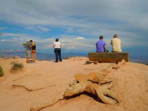 Besucher im Bryce Canyon Nationalpark am Morgen : Besuchergruppe im Bryce Canyon Nationalpark, aufgenommen am 20. August 2012