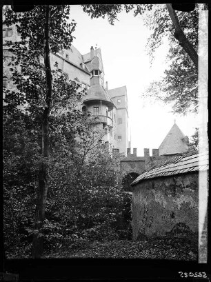 Die Rochsburg: aussen