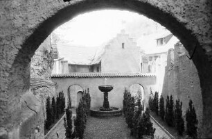Meersburg: Garten an der Schlossmauer