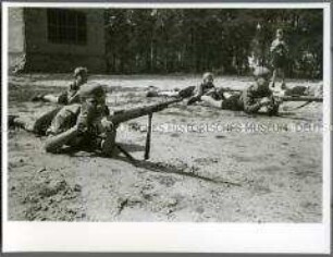 Kampfübungen in der Hitlerjugend