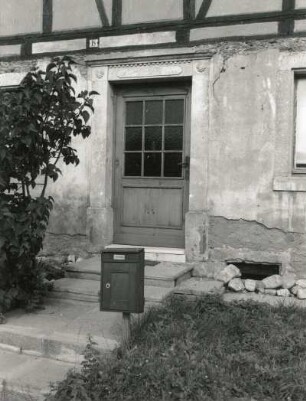 Niederlichtenau-Merzdorf. Häuslerhaus Nummer 18 (1845). Haustür