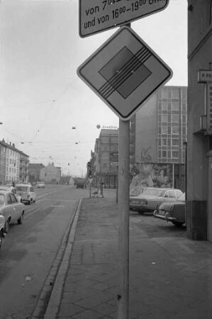 Inkrafttreten der seit 1. März 1971 geltenden neuen Straßenverkehrsordnung
