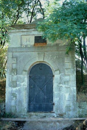 Wasserwerk auf einem Hang