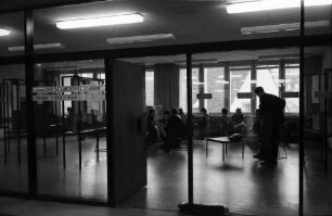 Freiburg: Lichthof im Kollegiengebäude II, Volkswirtschaftliches Seminar