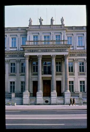 Kronprinzenpalais 4.5.74.