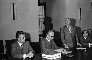 Freiburg: Regierungspräsidium; Unterzeichnung des Staatsvertrages