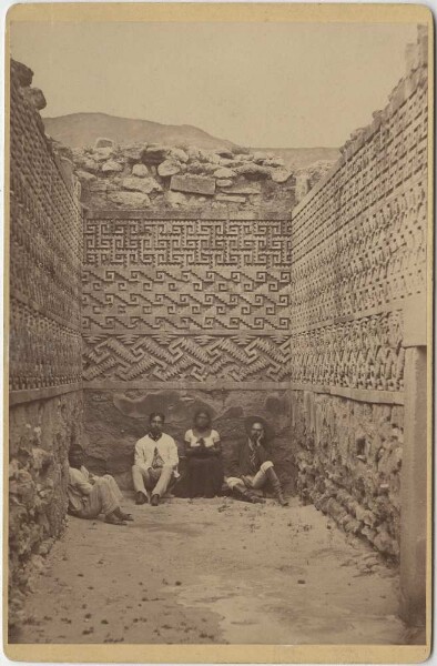 "Building of the columns: West chamber adjoining the inner courtyard. (with members of the expedition)"