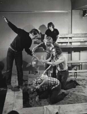 Sandkastenspiele: Dieter Kursawe, Doris Meinokat, Helge Henning, Jörg Friedrich, Christine Oesterlein