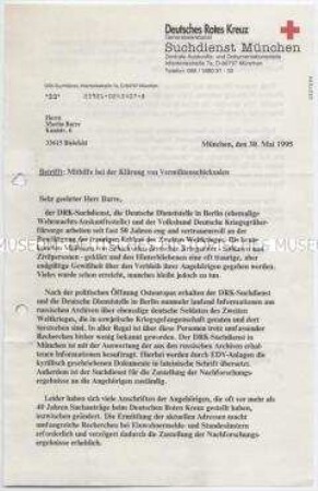 Schreiben des Suchdienstes des Deutschen Roten Kreuzes zum Stand der Nachforschungen über den genauen Ort der Grabstellen von Gefallenen - Familienkonvolut