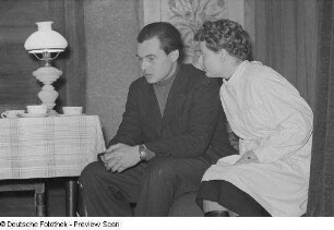 Darsteller des Zirkels des Messeamtes im sowjetischen Einakter "In der Taiga", Sieger in der Kategorie "Dramatischer Zirkel" beim Bezirksausscheid der Volkskunstgruppen 1954