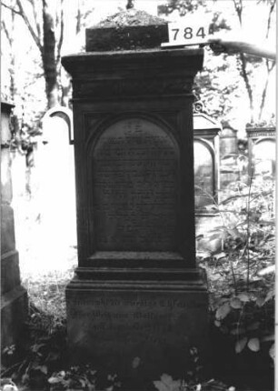 Grabstein 784