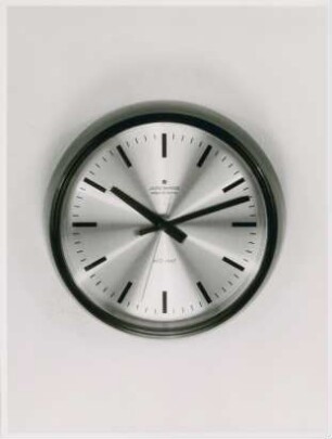 Junghans Wanduhr "electronic" "ato-mat" "338/5006" von Udo Schultheiss