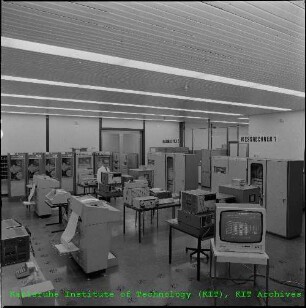 Computer Aided Laboratory Automation System (CALAS)-Anlage in der Abteilung Datenverarbeitung und Instrumentierung (ADI)