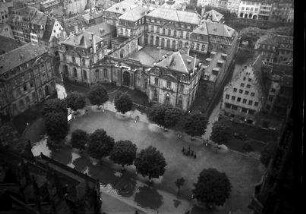 Straßburg: Blick vom Münster, von der Plattform auf Schlossplatz