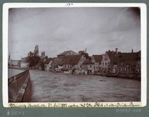 Wohnhäuser an der Wassergasse an der Weißeritz in Plauen (Dresden) während des Hochwassers am 31. Juli 1897