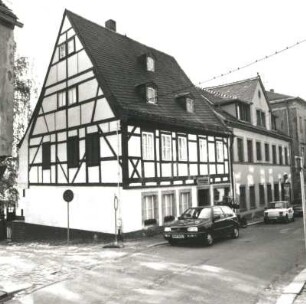 Colditz, Töpfergasse 8/6. Wohnhäuser mit Laden (16. Jh. (Nr. 8), 2. H. 19. Jh. (Nr. 6)). Straßenansicht