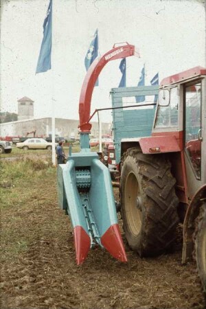 Fotografie: Maissilage, Maishäcksler angebaut, Futtererntetechnik
