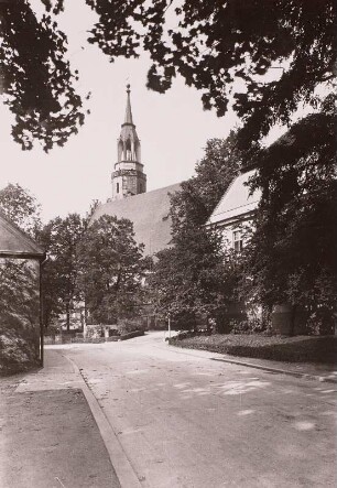 Bunzlau. Blick zur Kirche Sankt Maria