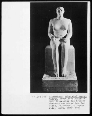 Sitzstatue des Prinzen Hemi-Jan aus einem Grab bei Gizeh, 4. Dynastie