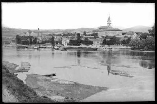 Leitmeritz. Blick über die Elbe zum Burgberg mit Dom