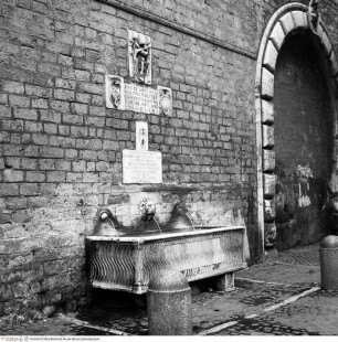 Brunnen an der Porta Cavalleggeri
