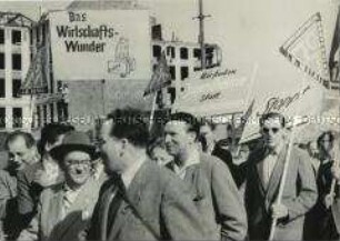 Demonstration der IG Metall zum 1. Mai in West-Berlin