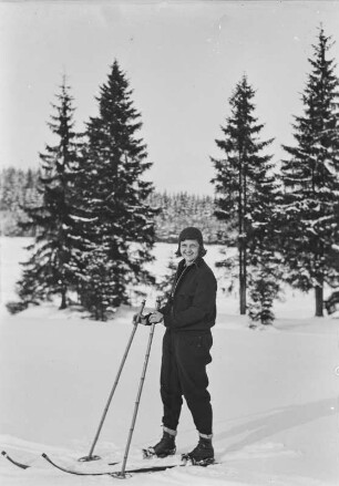 Thüringen, Rennsteig : Thüringen. Rennsteig. Winteraufnahme mit Tochter Erna Mühler